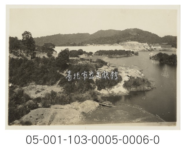 日月潭第二發電所竣工寫真（從取水塔望向水社堰堤）藏品圖，第1張