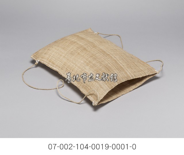 噶瑪蘭族香蕉絲布背袋藏品圖，第4張