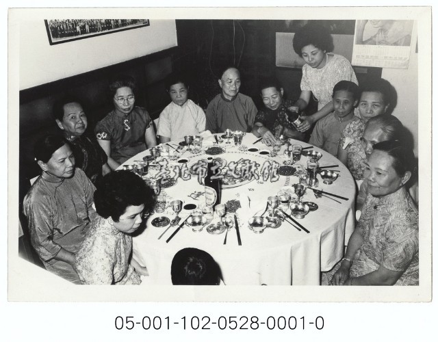 蓬萊閣-婦女圍桌藏品圖，第1張