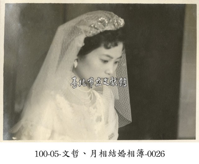 文哲、月相結婚相簿0026(新娘獨照)藏品圖，第1張
