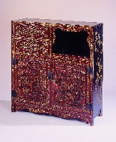 黑漆描金彩繪人物雕刻小亮格櫃藏品圖，第2張