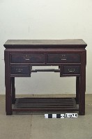 書桌藏品圖，第1張