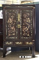 嵌骨黃楊木門臼衣櫃藏品圖，第1張