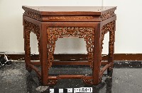 半邊桌藏品圖，第1張
