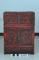雕漆頂箱櫃一對－頂箱櫃上櫃藏品圖，第2張