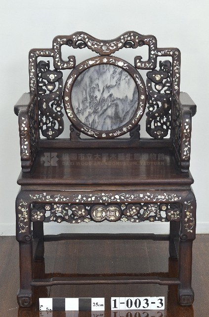 清酸枝雕花嵌螺鈿雲石太師椅組－椅藏品圖，第1張