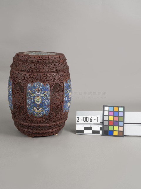 雕漆鑲琺瑯彩圓鼓凳一對－鼓凳藏品圖，第1張