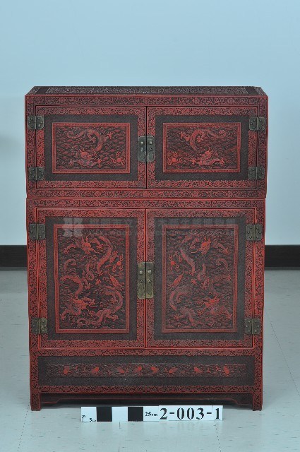 雕漆頂箱櫃一對－頂箱櫃上櫃藏品圖，第2張