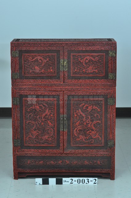 雕漆頂箱櫃一對－頂箱櫃上櫃藏品圖，第2張