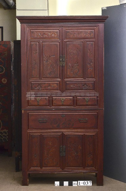 衣櫥藏品圖，第1張