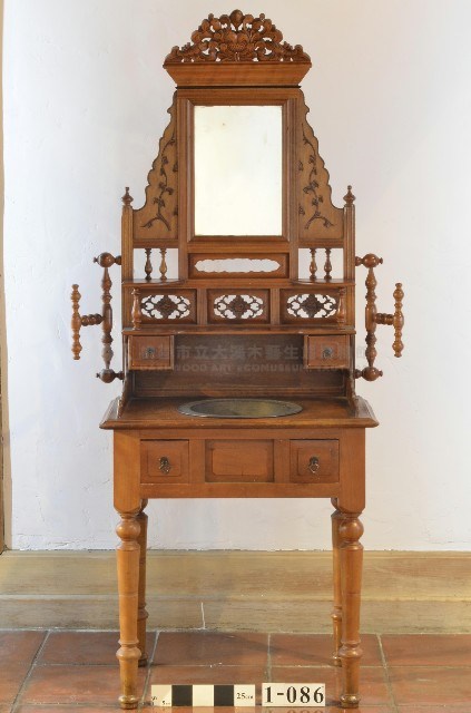 化妝台藏品圖，第1張