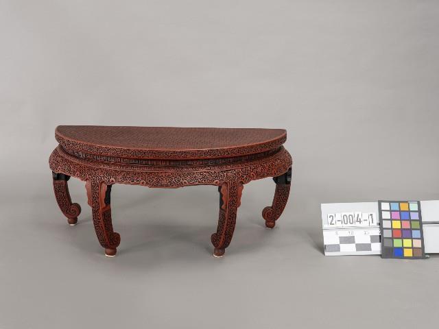 雕漆半邊几組－半邊几藏品圖，第1張