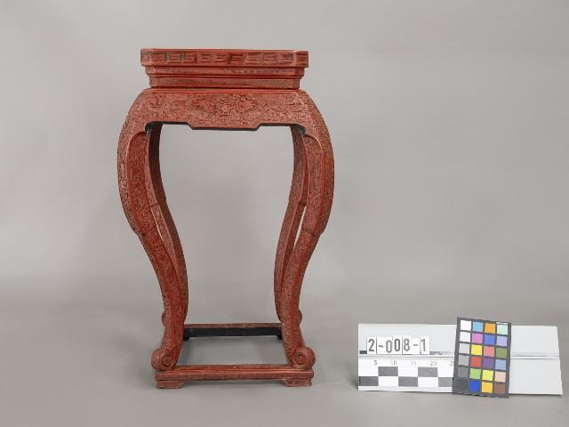 雕漆高束腰三彎腿圈足花檯一對－花檯藏品圖，第1張