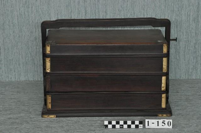 紫檀三層提籃藏品圖，第1張