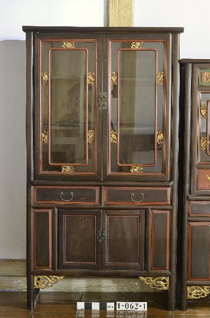 書櫥藏品圖，第1張