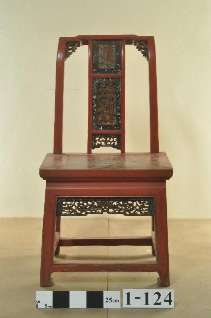 朱漆雕刻螺鈿小靠背椅藏品圖，第1張