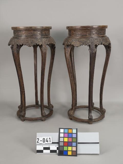 嵌琺瑯圓花檯一對藏品圖，第1張