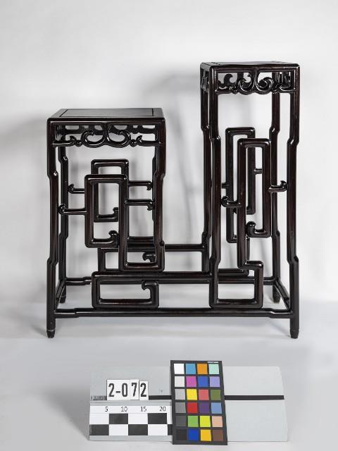 紫檀高低蓮座花檯藏品圖，第1張