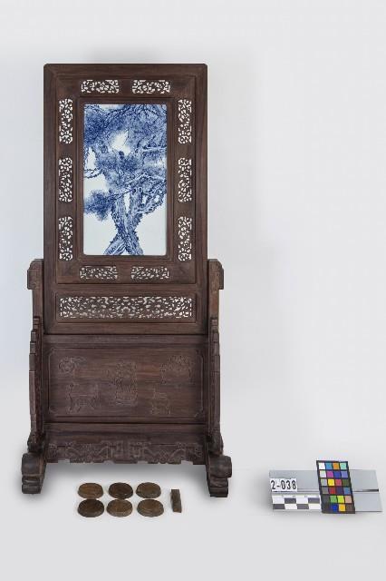 (黃花梨)嵌青瓷插屏式屏風藏品圖，第1張