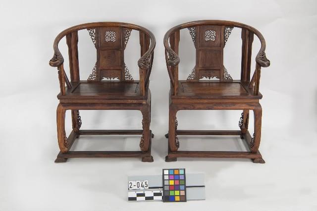 花梨木有束腰帶拖泥圈椅一對藏品圖，第1張
