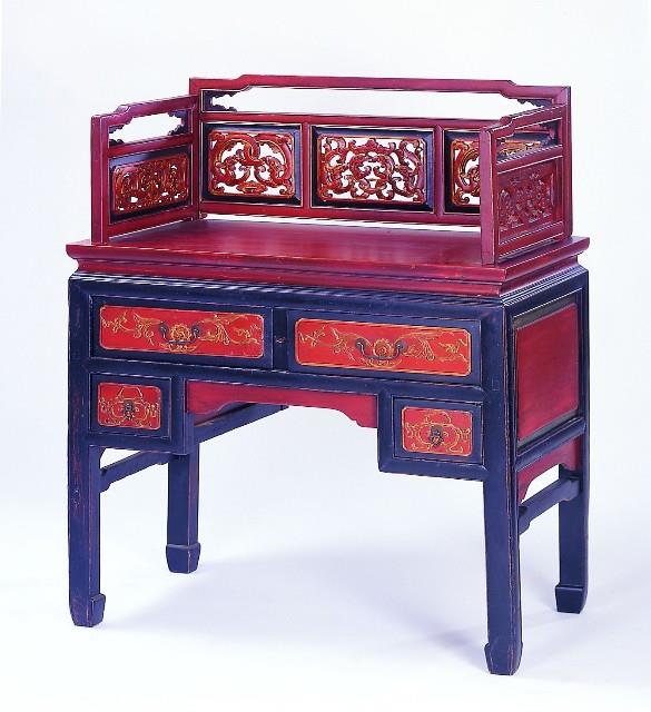 紅黑金掌櫃桌藏品圖，第2張