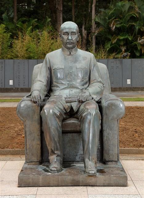 中山碑林中央國父銅坐像複製品藏品圖，第1張