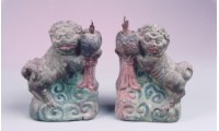 獅子戲球素燒加彩燭臺藏品圖，第1張