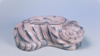 虎形枕藏品圖，第1張