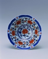 紅花描金蓮瓣薄胎碗的圖片