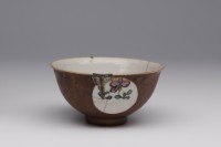 內白外褐開光花草紋小碗藏品圖，第1張