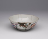 粉彩博古紋淺腹碗藏品圖，第1張