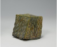 Block with heads的圖片