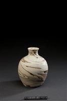 白地褐彩絞胎罐(牛瓶1)藏品圖，第1張