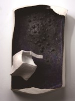 房裡，抽屜用強壯的外殼藏匿鎖碎的真實藏品圖，第3張