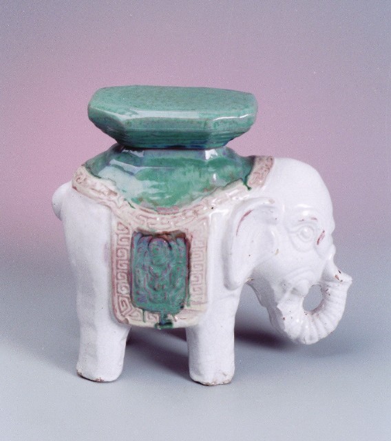 Brick Clay Elephant-shaped Stand