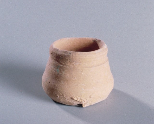 Small Urn(29)