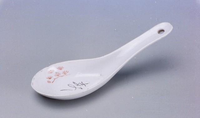 壽字白瓷湯匙