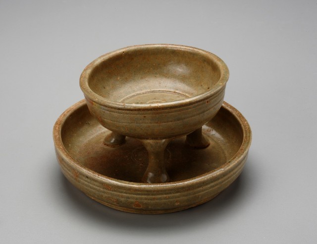 Three-leg Bowl Holder