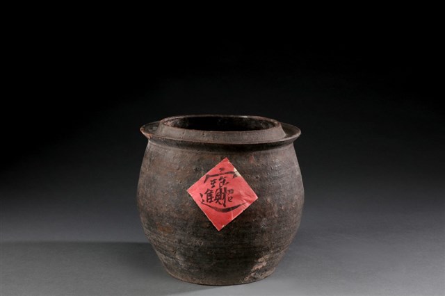Oil jug