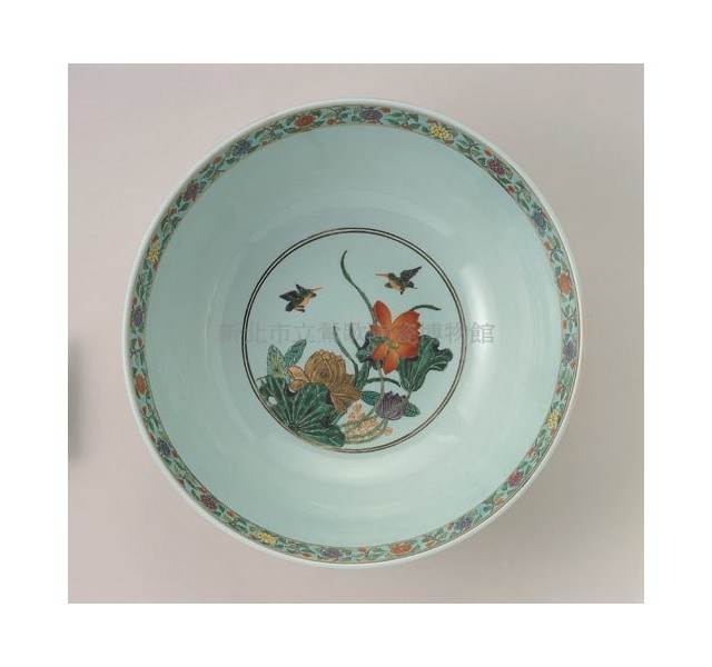Bowl in famille- rose with decoration of lotus Collection Image, Figure 2, Total 5 Figures