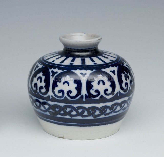 Blue and White Jar (Early 01) Collection Image, Figure 2, Total 2 Figures