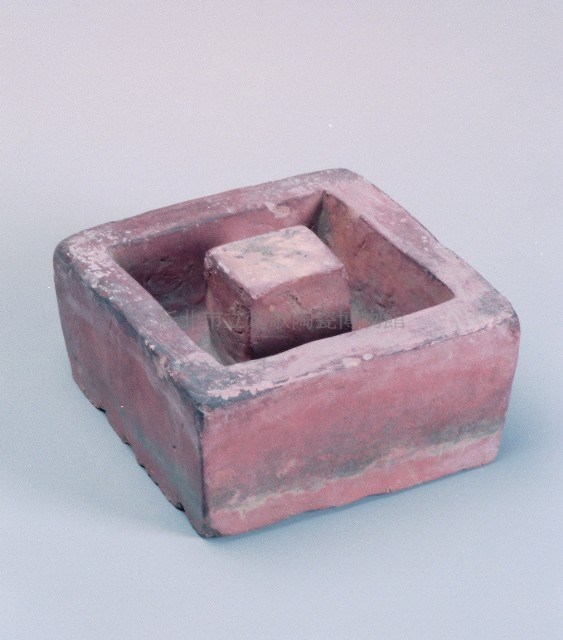 Rectangular Pad for the Legs of a Closet Collection Image, Figure 2, Total 4 Figures