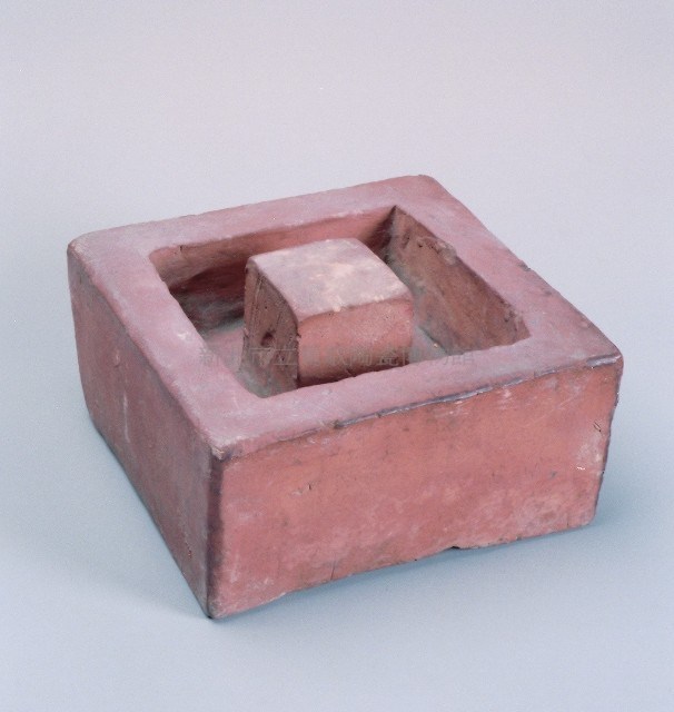 Rectangular Pad for the Legs of a Closet Collection Image, Figure 3, Total 4 Figures