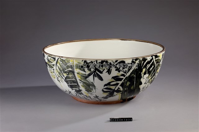 Big bowl with two birds and banana Collection Image, Figure 1, Total 3 Figures