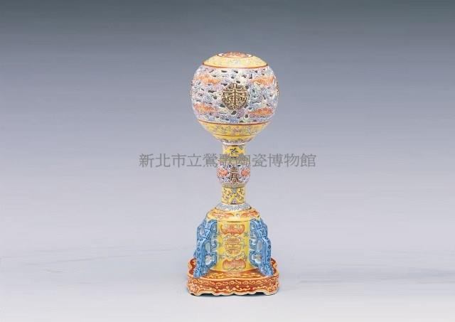 粉彩福壽紋鏤空冠架藏品圖，第1張