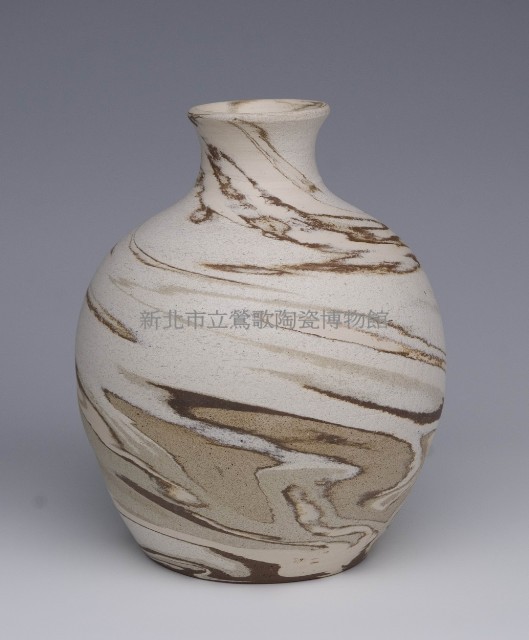白地褐彩絞胎罐(牛瓶1)藏品圖，第2張