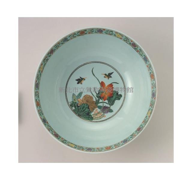 Bowl in famille- rose with decoration of lotus Collection Image, Figure 2, Total 3 Figures