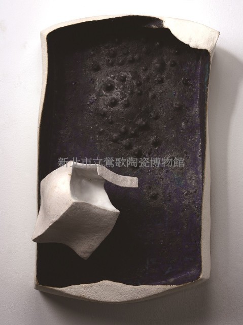 房裡，抽屜用強壯的外殼藏匿鎖碎的真實藏品圖，第3張