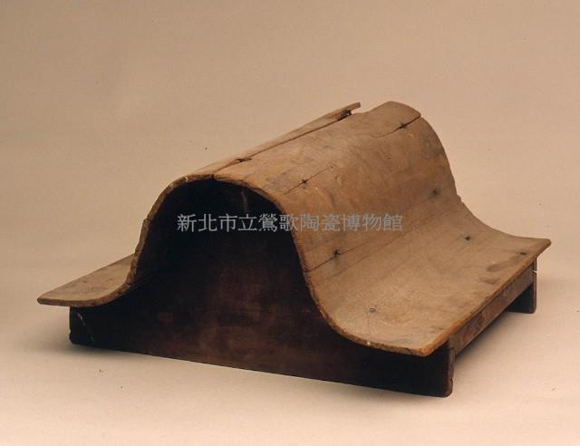 Clay Plate Rack for Ridge Tile Collection Image