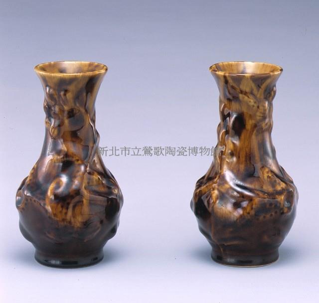 Pair of vases Collection Image
